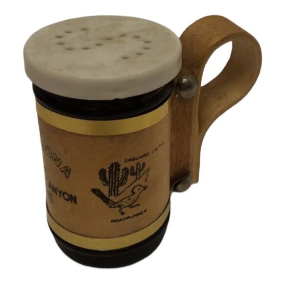 Amber Salt Pepper Shaker Glass Barrel Shape Wood Handle lot of 5 Vintage - Picture 8 of 10